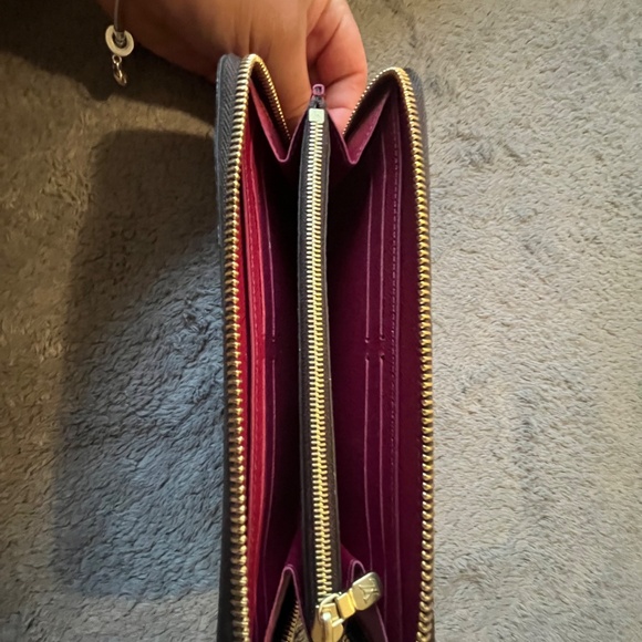 LV wallet - Picture 10 of 11